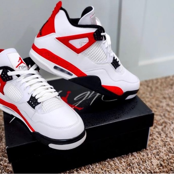 Size 8 red cement retro 4s - Picture 6 of 7